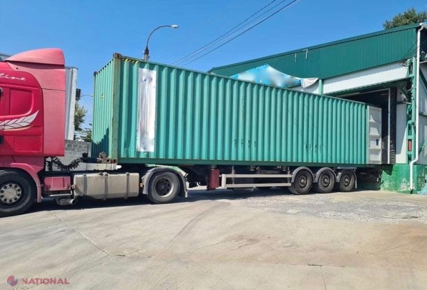 FOTO // O nouă DONAȚIE din partea SUA pentru R. Moldova – un container cu rechizite ȘCOLARE și consumabile medicale