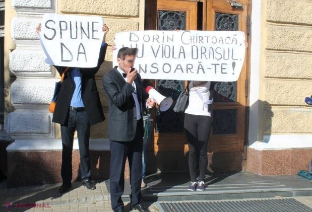 REPORTAJ FOTO // NUNTĂ la Primăria Chișinău: Dorin Chirtoacă s-a ÎNSURAT