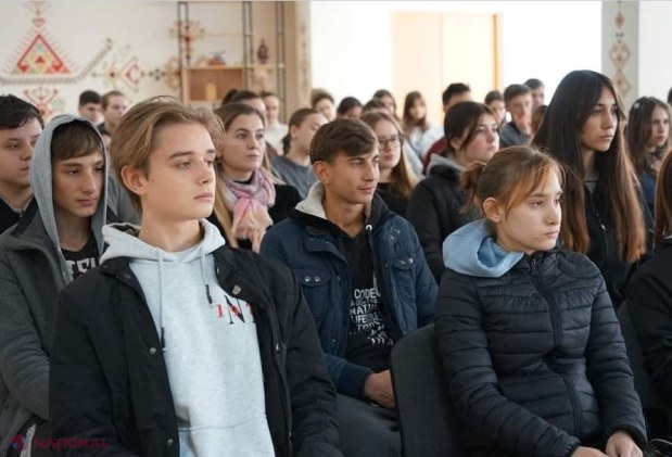 Ce înseamnă să fii secretar de stat al DRRM sau să deții o funcție de demnitate publică. Adrian Dupu le-a dezvăluit tinerilor din R. Moldova cum să-și construiască o CARIERĂ de succes