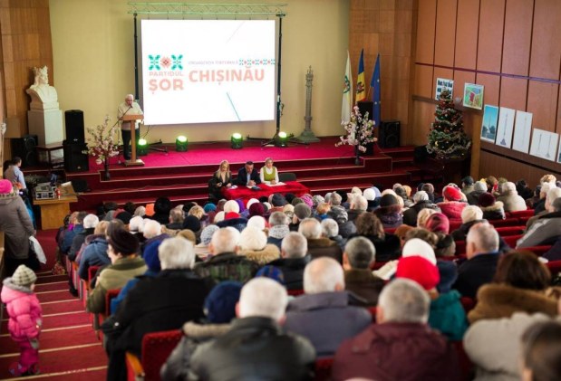 Pâine de doi lei pentru 600 de pensionari cu nevoi speciale din sectoarele Ciocana și Poșta Veche