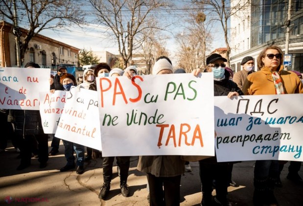 Acțiune de PROTEST // „Stadionul Republican trebuie să rămână în proprietatea statului”. Partidul „ȘOR” va iniția o campanie de colectare a semnăturilor: „Am propus să fie construit în acest loc un parc de distracții - MoldovaLand”