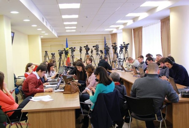 Presa va obține mai RAPID informații de la autorități. Funcționarii care NU vor răspunde solicitărilor vor fi AMENDAȚI