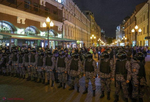 FOTO // Liderul de la Kremlin a început LUPTA împotriva propriilor cetățeni: „Trimiteţi-l pe Putin în tranșee!”. 1 300 de protestatari arestaţi în 40 de oraşe în Rusia. Cum au reacționat rușii la mobilizarea lui Putin