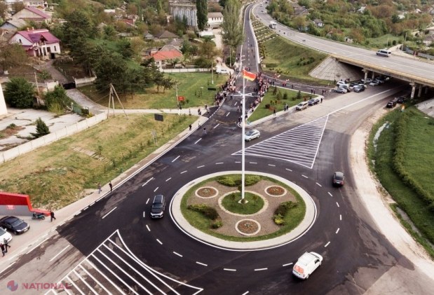 FOTO // Ilan Șor a dat în exploatare, la Orhei, o altă porțiune de drum reconstruit: „În timp ce toți pălăvrăgesc, noi vom continua să lucrăm pentru a îmbunătăți condițiile de trai ale oamenilor”