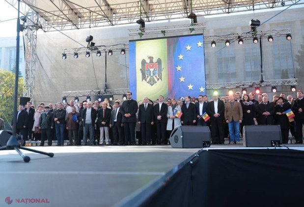 FOTO // Mitingul drapelelor UE în Piața Marii Adunări Naționale