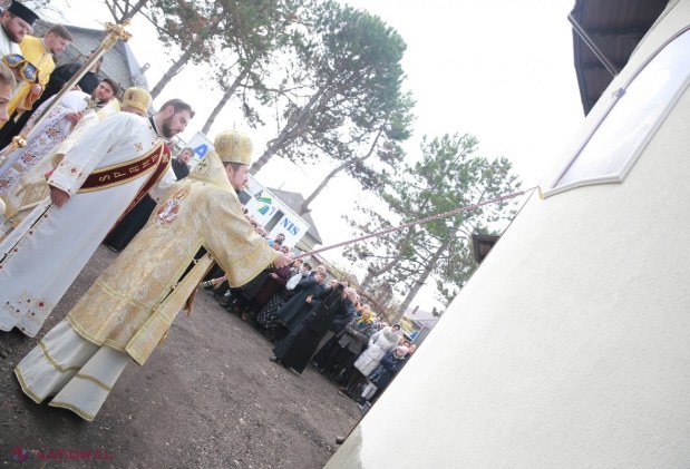 FOTO // La Ratuș a fost INAUGURATĂ o „nouă EMBLEMĂ” a Mitropoliei Basarabiei – Biserica cu hramul „Sf. Cuvioasa Parascheva și Sf. Ioan Botezătorul”. Înaltpreasfințitul Petru, aprecieri pentru „evenimentul ISTORIC” organizat de Părintele Ioan Marian
