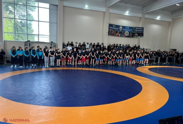 GALERIE FOTO // Noi TALENTE descoperite la Campionatul Național de LUPTE, unde au participat 220 de tineri din toată R. Moldova. Mesajul transmis tinerilor de către CAMPIOANA mondială și europeană Irina Rîngaci