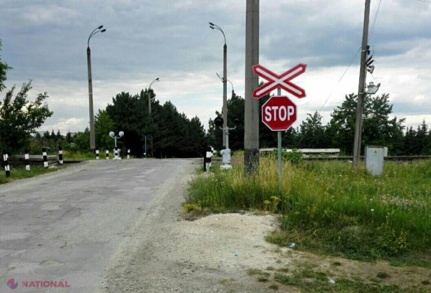 INSPECȚIE // Trecerile peste CALEA FERATĂ din R. Moldova, unde au avut loc accidente groaznice, în continuare PERICULOASE