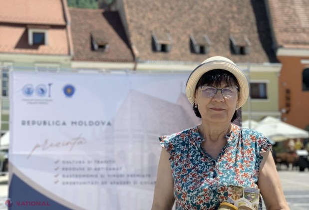 FOTO // Brașovenii și turiștii străini au „luat cu asalt” standurile din Piața Sfatului ale celor 40 de companii din R. Moldova: Au fost inițiate peste 20 contacte între agenții economici autohtoni și cei din România