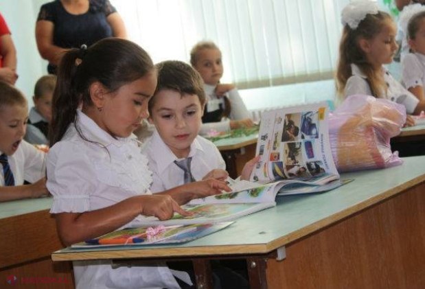 REPORTAJ // 1 septembrie: „Lasă, Ionel, că te îmbracă mama frumos și o să fii și tu în rând cu ceilalți copii”