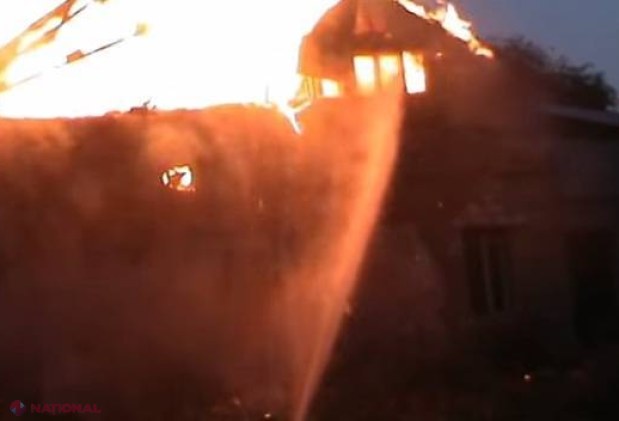 Incendiu la o uzină din capitală. Cinci echipe de pompieri au luptat cu flăcările