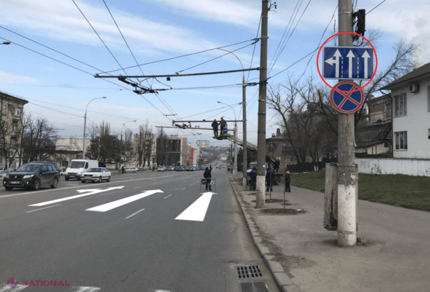 Atenție! Un semafor din capitală cu săgeata suplimentară spre stânga a fost demontat