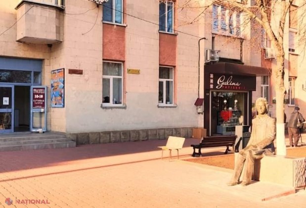FOTO // Monumentul poetului național Mihai Eminescu, dezvelit în centrul municipiului Bălți
