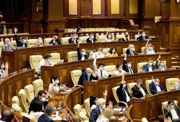 Sunt BUGETARI și ei. De ce leafa DEPUTAȚILOR va crește cu 1 500 de lei, iar cea a profesorilor cu 300 de lei: „Deputații nu au avut un tratament diferit, la toată lumea s-a majorat salariul de bază”