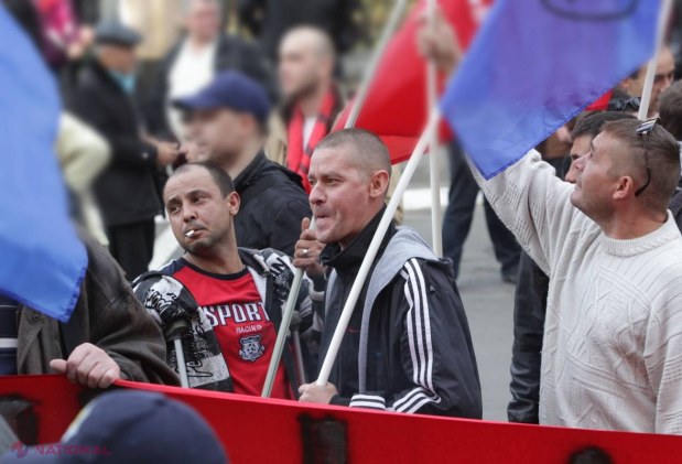 FOTO // Fețe DUBIOASE la protestele comuniștilor