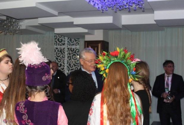 FOTO // Elevi din 13 țări, la Festivalul Internațional de Limbă și Cultură! Ce le-a transmis Petru Lucinschi participanților