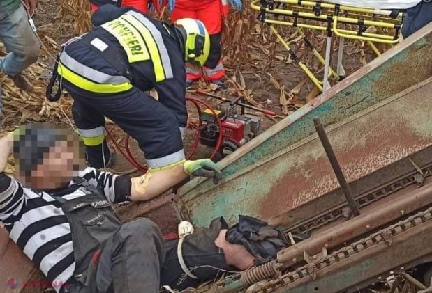 FOTO // Comrat: Un tânăr, prins în foarfecele colectorului de porumb în timpul unor lucrări pe câmp