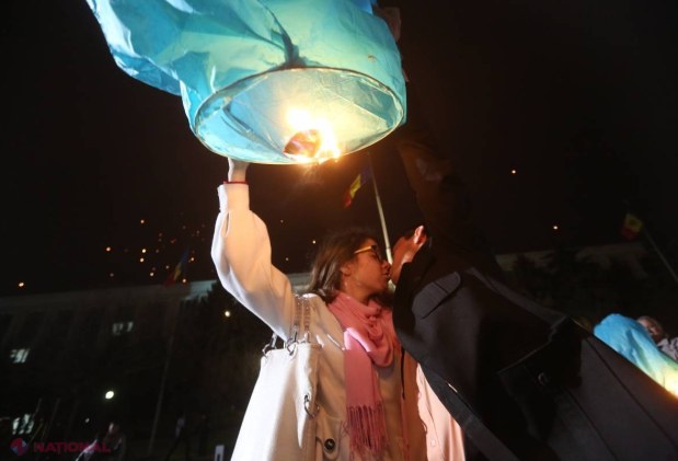 REPORTAJ FOTO // Lumânări, lampioane și nervii lui Ghimpu
