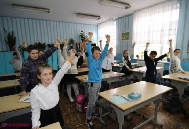 SONDAJ // Ce-și doresc să studieze în școli elevii din R. Moldova? Unele instituții nici NU le propun așa ceva