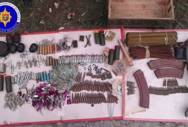 FOTO // Ofițerii SIS au descoperit un lot important de ARME DE FOC și MUNIȚII la un fost polițist