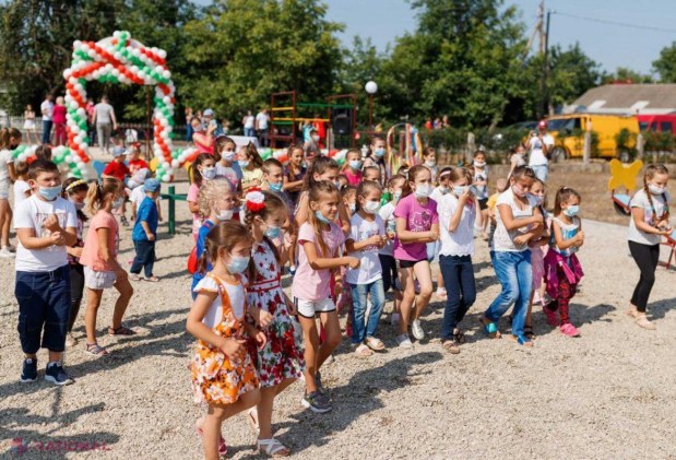 FOTO // Un nou PROIECT lansat la inițiativa lui Ilan Șor: „Câte un teren de joacă pentru copii în fiecare sat”. Primul a fost inaugurat în satul Cuhnești