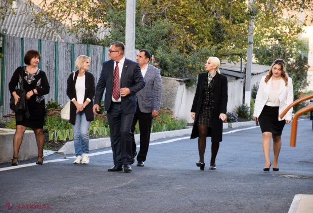 FOTO // O nouă curte de bloc din Orhei a fost RENOVATĂ de către echipa Partidului „ȘOR”: „Proiectele de infrastructură vor continua atât la Orhei, cât și în localitățile administrate de primari ai echipei noastre”