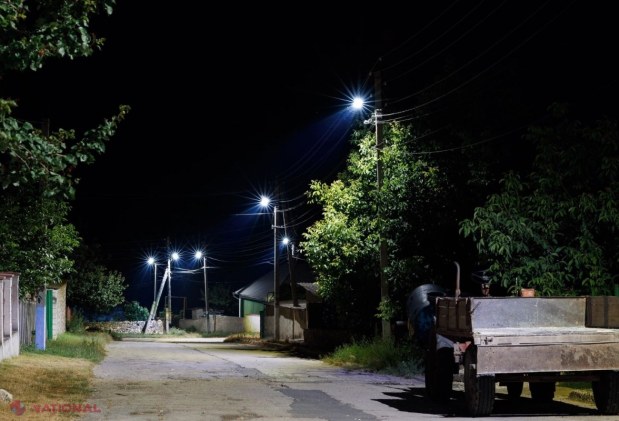 FOTO // Încă o localitate se bucură de iluminat stradal. Partidul „ȘOR” a aprins lumina și în comuna Piatra, raionul Orhei: „Vom transforma tot raionul Orhei în aceeași Europă pe care o construim acum în municipiul Orhei”