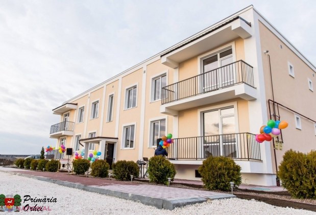 FOTO // Alte opt familii din Orhei și-au realizat visul - APARTAMENTE SOCIALE la doar 500 de lei pe luna