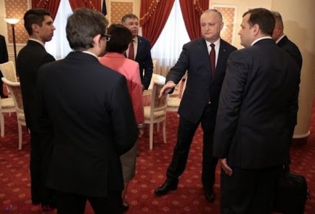 Dodon ar fi DISPERAT să refacă MAJORITATEA cu Blocul „ACUM”. Creditul rusesc, diminuat deja la 200 de milioane de dolari, îi dă mari bătăi de cap: „Creditul va fi un cap de acuzare împotriva sa”