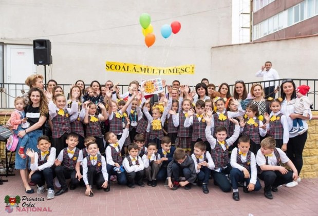 Peste 50 de elevi din Orhei, care au avut PERFORMANȚE la învățătură, au fost premiați. Au primit între 2 000 și 3 000 de lei fiecare