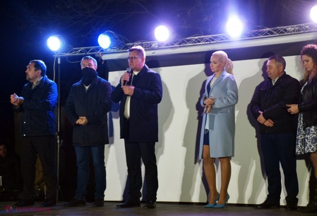 FOTO // „O nouă promisiune îndeplinită de echipa lui Ilan Șor”. Comuna Ivancea a fost complet ILUMINATĂ