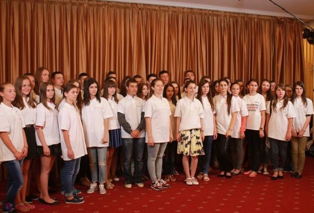 PREMIAȚI pentru că au găsit modalitatea să STÂRPEASCĂ corupția din școli
