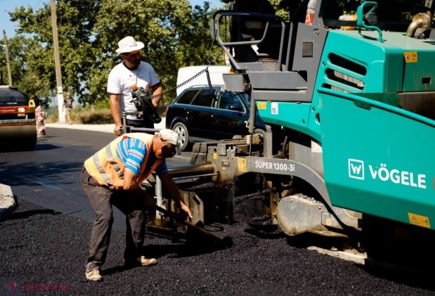 FOTO // Aflat în afara R. Moldova, Ilan Șor continuă reparația drumurilor din Orhei: „Chiar dacă unii au spus că după parlamentare nu vom face nimic, noi continuăm planul nostru și realizăm angajamentele noastre”
