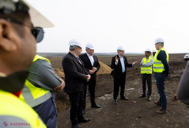 FOTO // Igor Grosu, pe șantierul „liniei independenței energetice” Vulcănești-Chișinău: „Facem pași importanți pentru ca R. Moldova să nu mai poată fi șantajată energetic, iar cetățenii să fie asigurați cu energie la cele mai bune prețuri posibile”