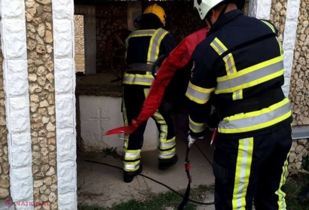 VIDEO // Două persoane au căzut în FÂNTÂNĂ