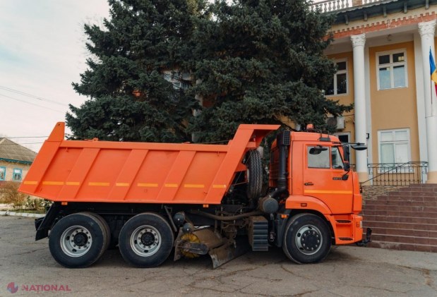 FOTO // Modelul de la Orhei este aplicat și în orașul Taraclia. Autoritățile locale au demarat o „CURĂȚENIE GENERALĂ” în localitate