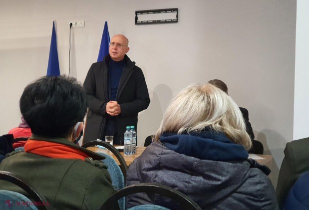 FOTO // PD își CONSOLIDEAZĂ echipa de la Orhei. Noii membri ai echipei au primit legitimații de la ex-premierul Pavel Filip