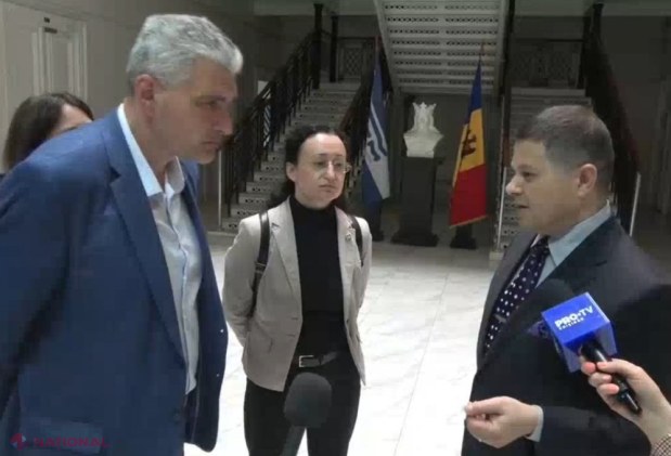 Protest la GUVERN împotriva fărădelegilor de la CFM. Noul director are un PLAN de salvare a întreprinderii: „Urmează să plătim DATORIILE la salarii, iar în 3-4 luni va fi mai simplu de gestionat CFM”