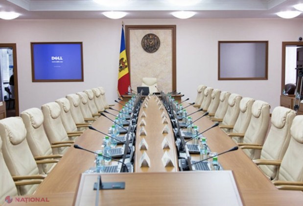 ANALIZĂ // Buturuga care a răsturnat Guvernul Munteanu: Reforma fiscală greșită, „barosanii” de la companiile de stat și absența din spațiul public. Ce premier caută acum PAS?