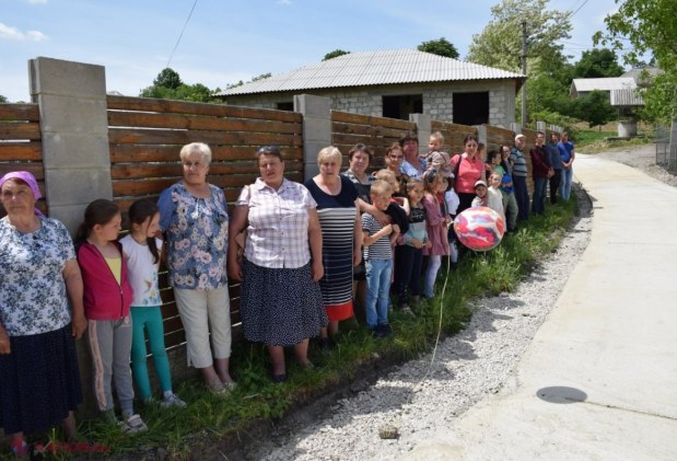 FOTO // Echipa lui Ilan Șor din raionul Orhei continuă să renoveze drumurile din sate