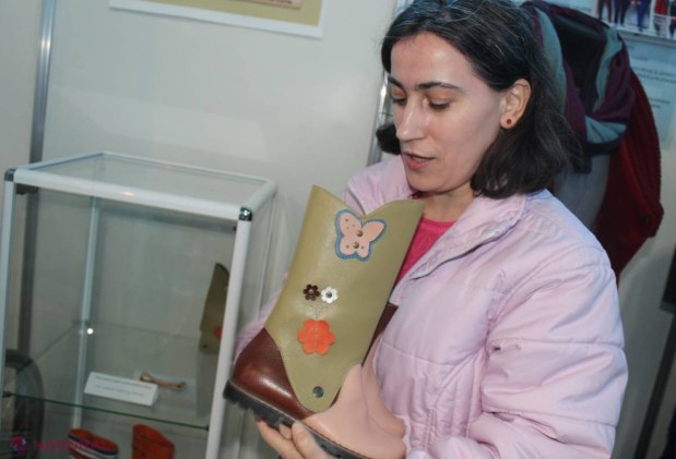 Foto // Cizme transformabile și halate cu părți detașabile. INOVAȚII „practice” la „Infoinvent”