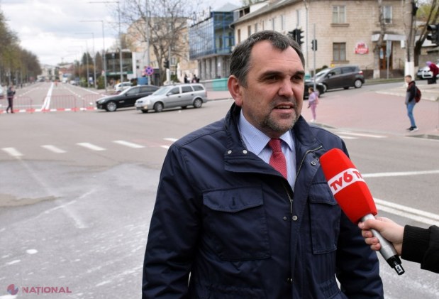 FOTO // Străzi spălate cu ȘAMPON special la Orhei. Autoritățile locale au demarat CURĂȚENIA de primăvară, inclusiv aplicarea marcajului rutier