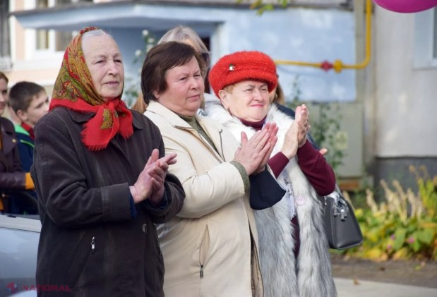 FOTO // Echipa lui Ilan Șor continuă amenajarea curților de bloc din Orhei: „Mă bucur că am reușit inaugurarea acestei curți, care se află pe o stradă cu o denumire simbolică pentru istoria noastră”