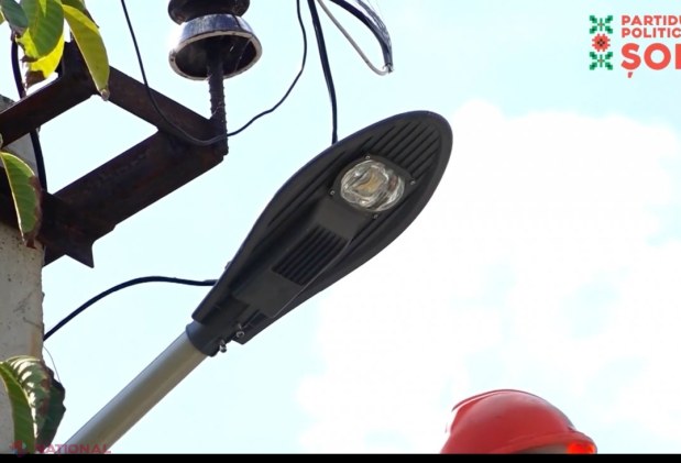 Proiectul iluminatului stradal, care a fost inițiat de echipa Partidului „ȘOR”, a ajuns și în satul Văsieni, Telenești. „Demarăm un amplu program de dezvoltare a satelor din republică”
