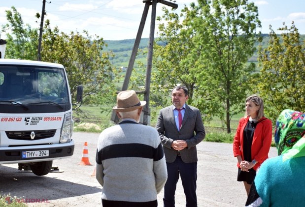 FOTO // Partidul „ȘOR” a dat START proiectului de ILUMINAT STRADAL încă într-o localitate din raionul Orhei: „2020 a fost declarat de noi „An al Luminii”. Sunt sigur că proiectele de îmbunătățire a vieții oamenilor vor da rezultate”