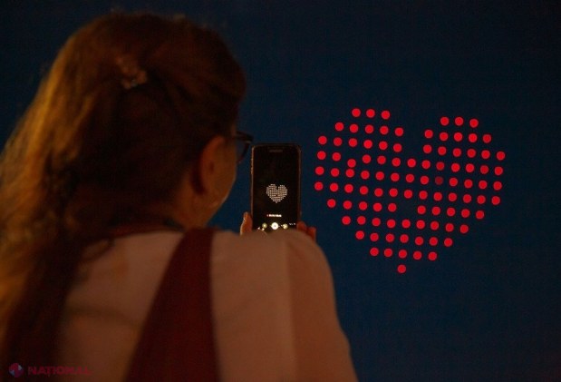 VIDEO, FOTO // Peste 100 de DRONE au făcut un show de excepție la „OrheiLand”