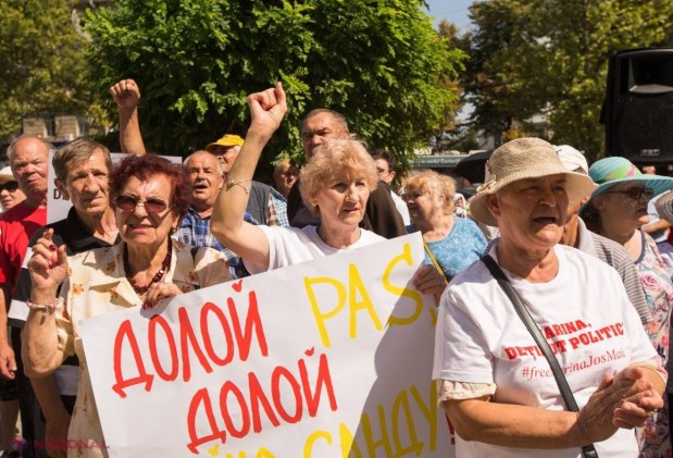 Un nou PROTEST în fața Procuraturii Generale. Membrii și simpatizanții Partidului „ȘOR” au cerut eliberarea Marinei Tauber și demisia actualei guvernări:„I se face o mare nedreptate, în timp ce persoane acuzate de trădare de patrie sunt la libertate”
