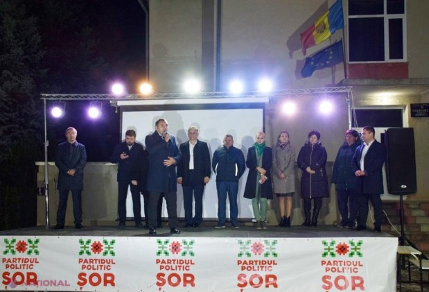 FOTO // Partidul „ȘOR” a iluminat străzile și în satul Zorile, raionul Orhei