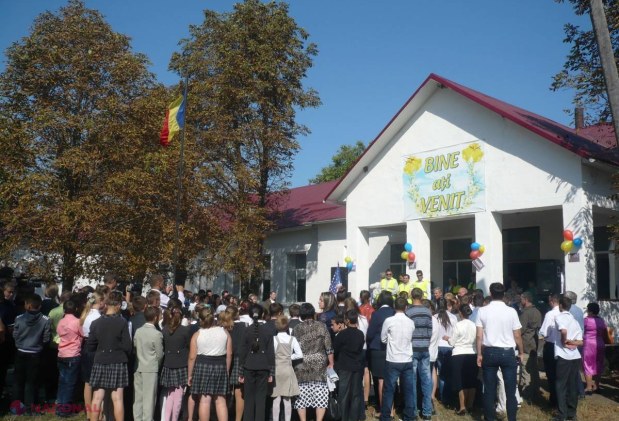 Elevii din Țânțăreni au un motiv de bucurie. Drumul spre școală s-a europenizat