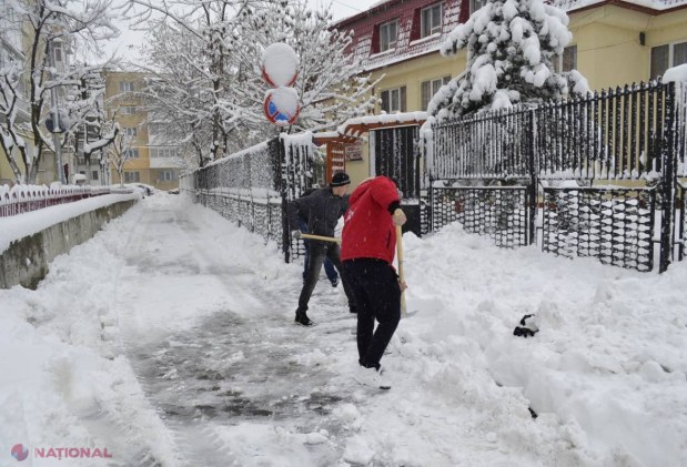 Decizie CURAJOASĂ a unui PRIMAR: cine nu deszăpezeşte nu mai primeşte ajutor social